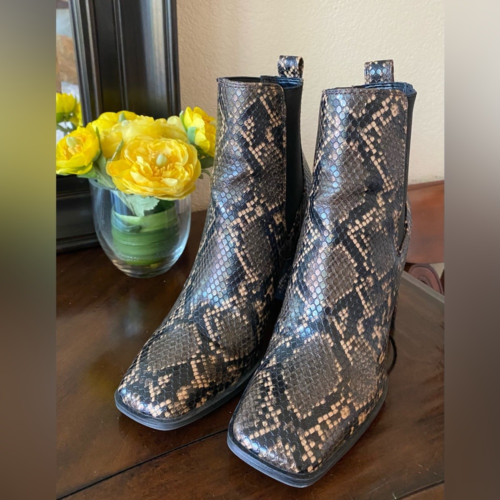 Circus by Sam Edelman Size 5.5 Booties